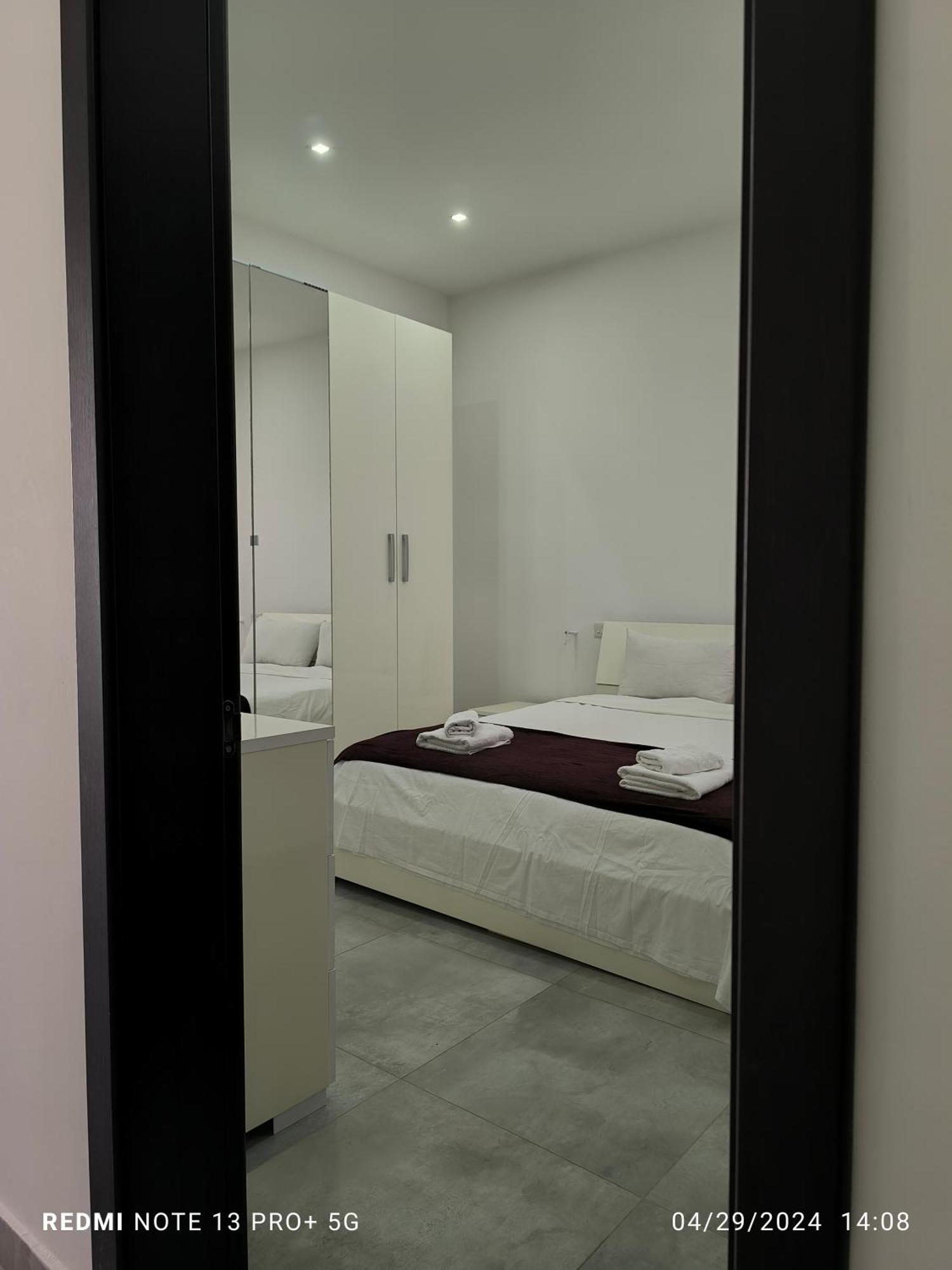 One Bedroom Tea Apartment Il-Gzira Esterno foto