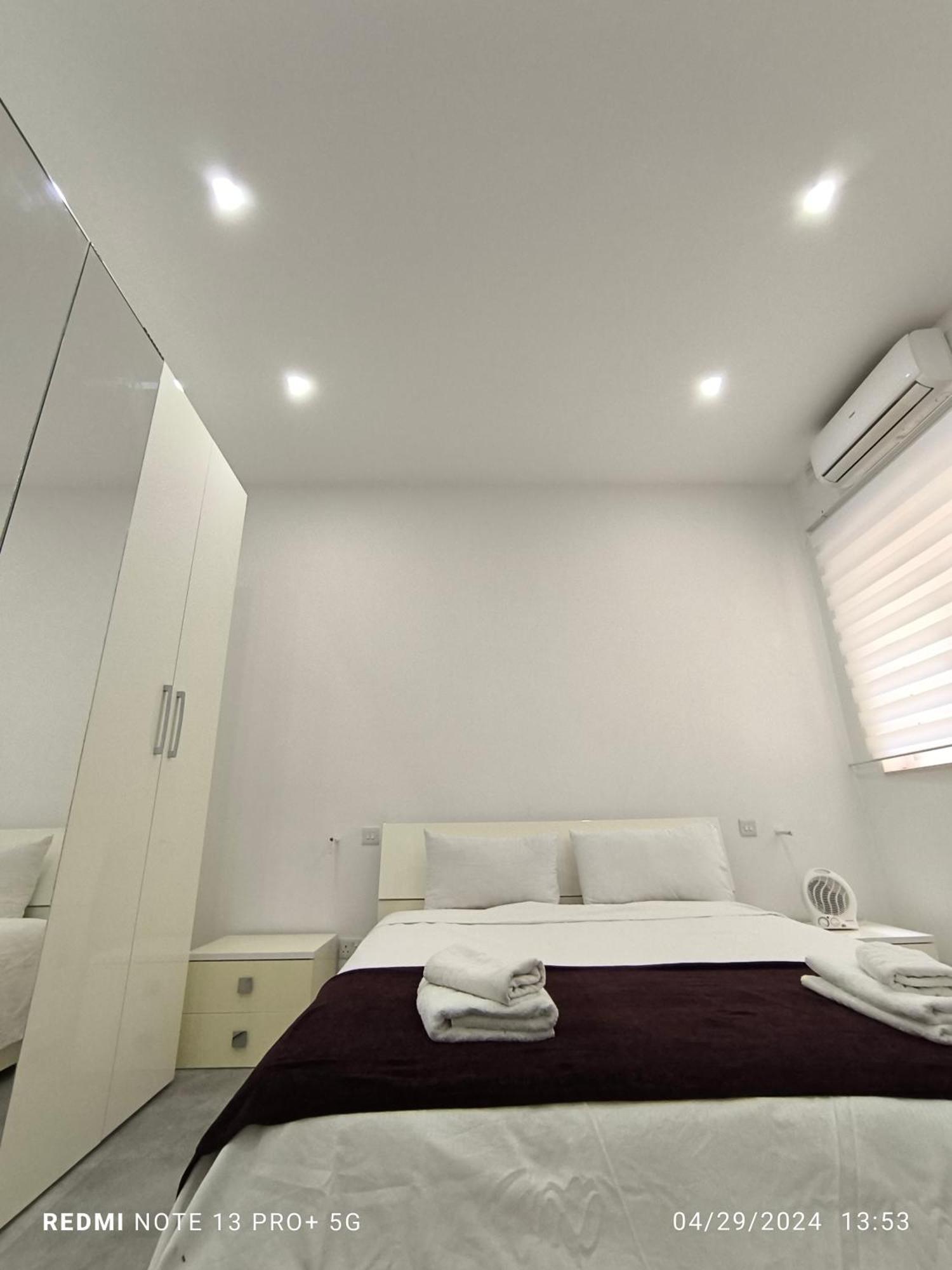 One Bedroom Tea Apartment Il-Gzira Esterno foto