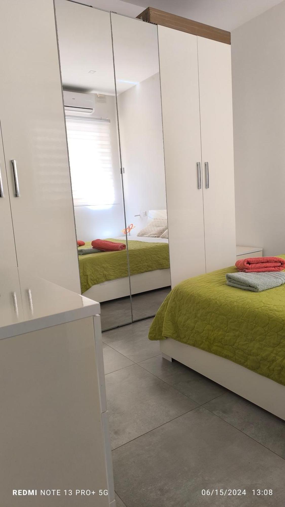 One Bedroom Tea Apartment Il-Gzira Esterno foto