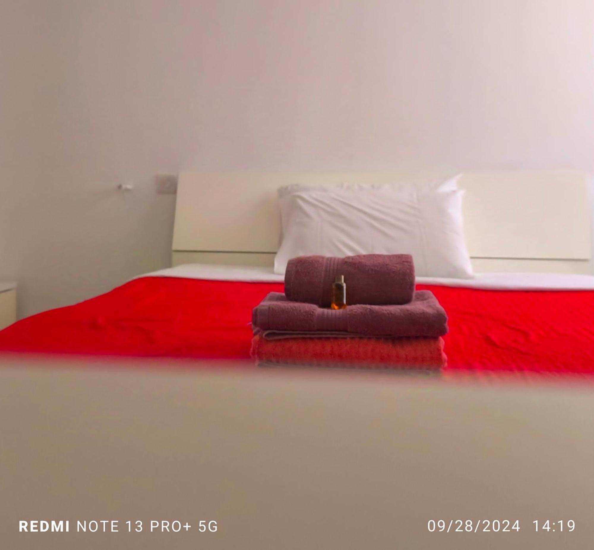 One Bedroom Tea Apartment Il-Gzira Esterno foto