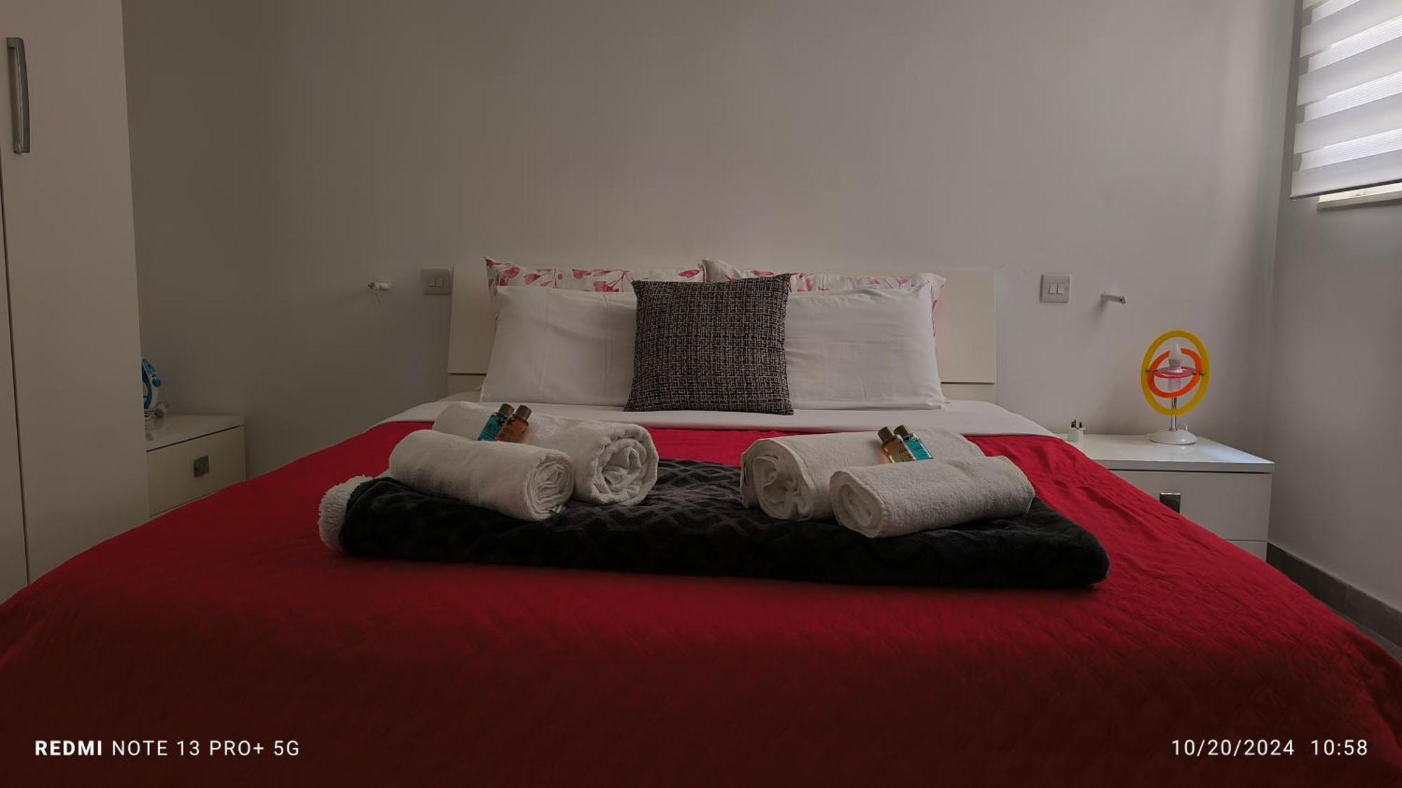 One Bedroom Tea Apartment Il-Gzira Esterno foto