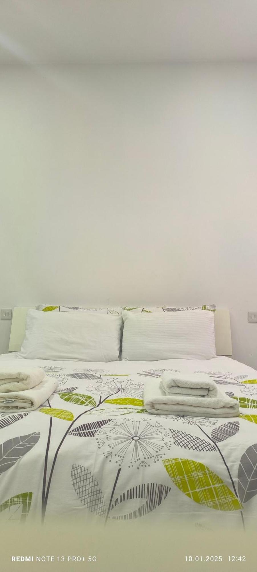 One Bedroom Tea Apartment Il-Gzira Esterno foto