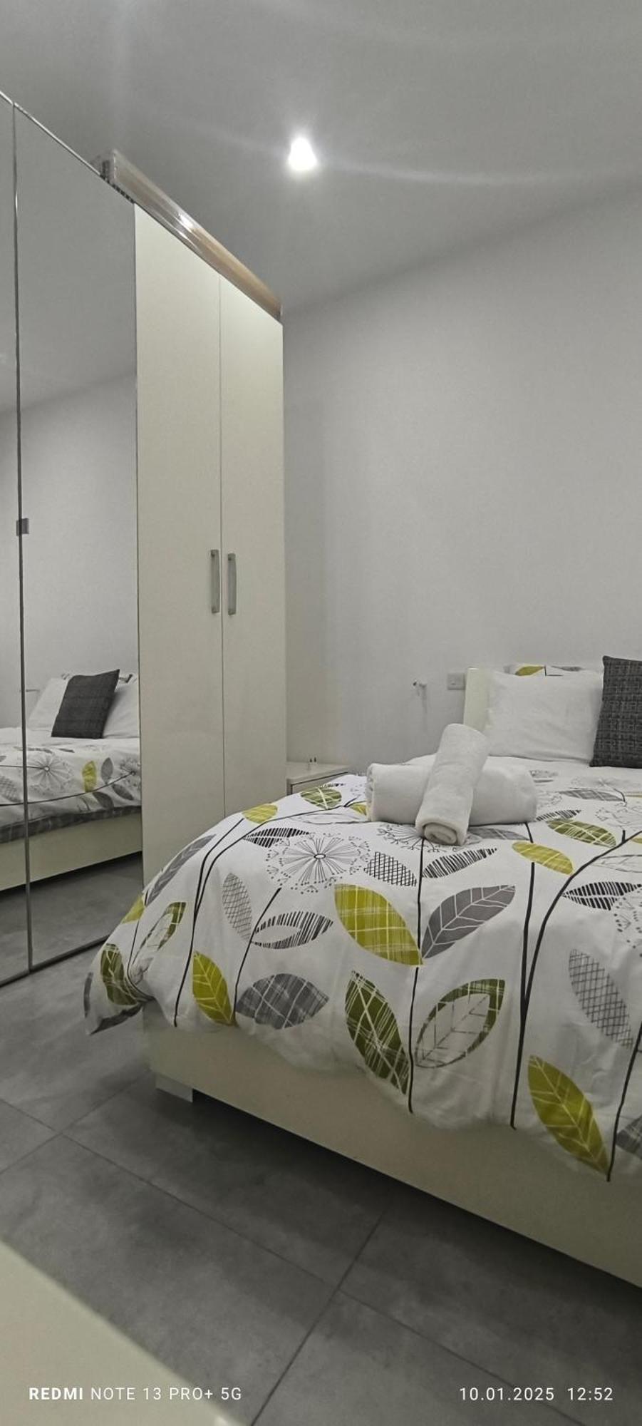 One Bedroom Tea Apartment Il-Gzira Esterno foto