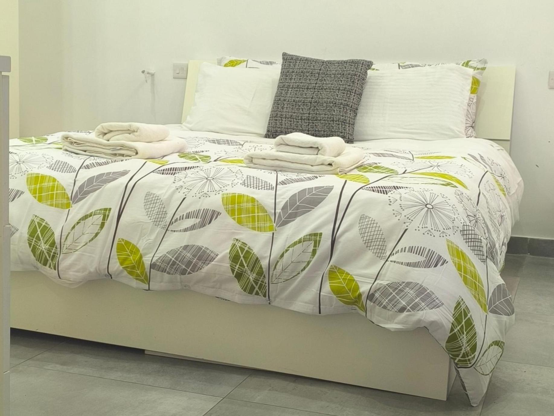 One Bedroom Tea Apartment Il-Gzira Esterno foto
